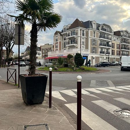 Studio Spacieux 4 Personnes Avec Terrasse Privee & Bureau - Gare A 4Min, Paris En 30Min Villiers sur Marne Bagian luar foto