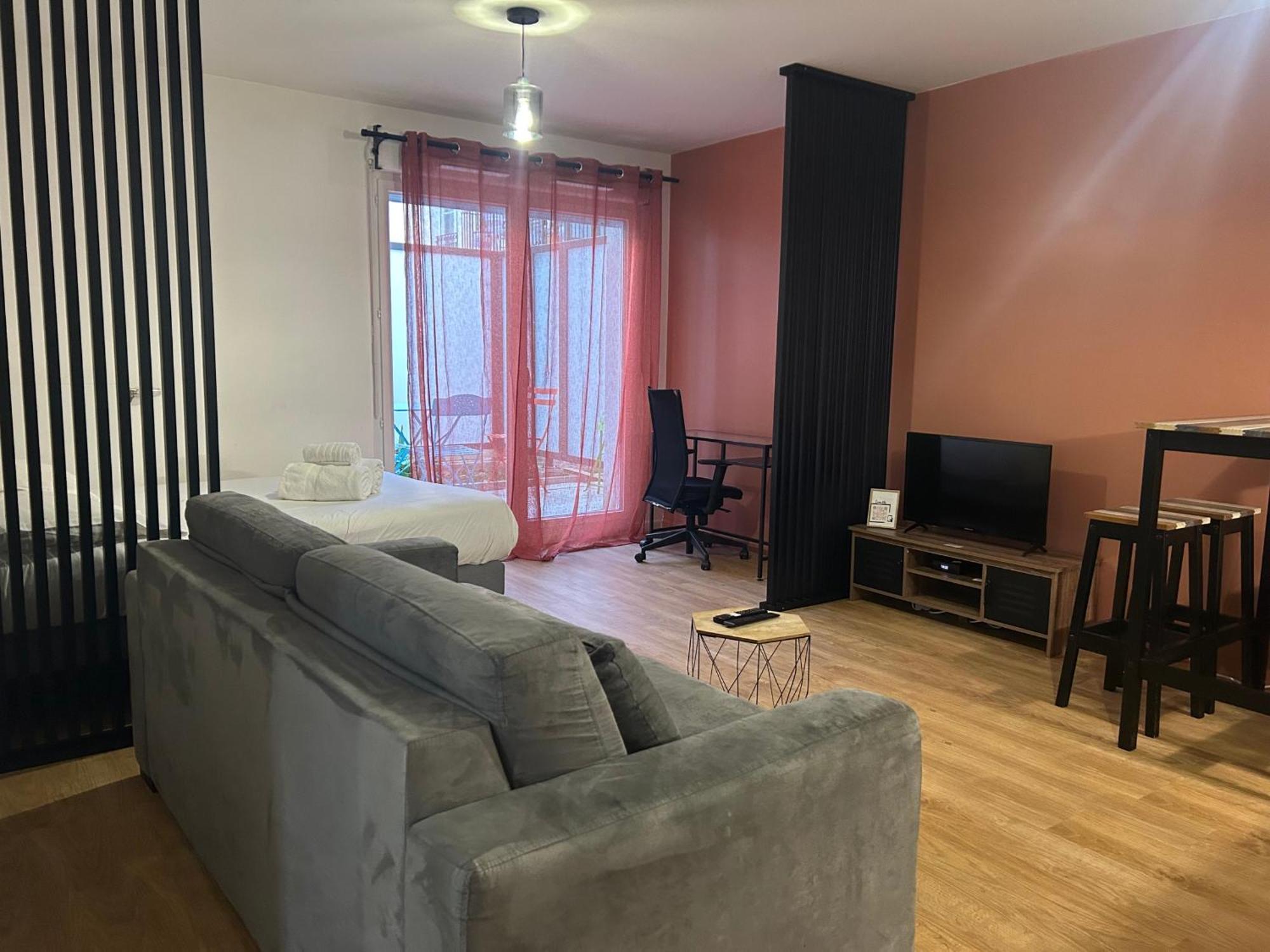 Studio Spacieux 4 Personnes Avec Terrasse Privee & Bureau - Gare A 4Min, Paris En 30Min Villiers sur Marne Bagian luar foto
