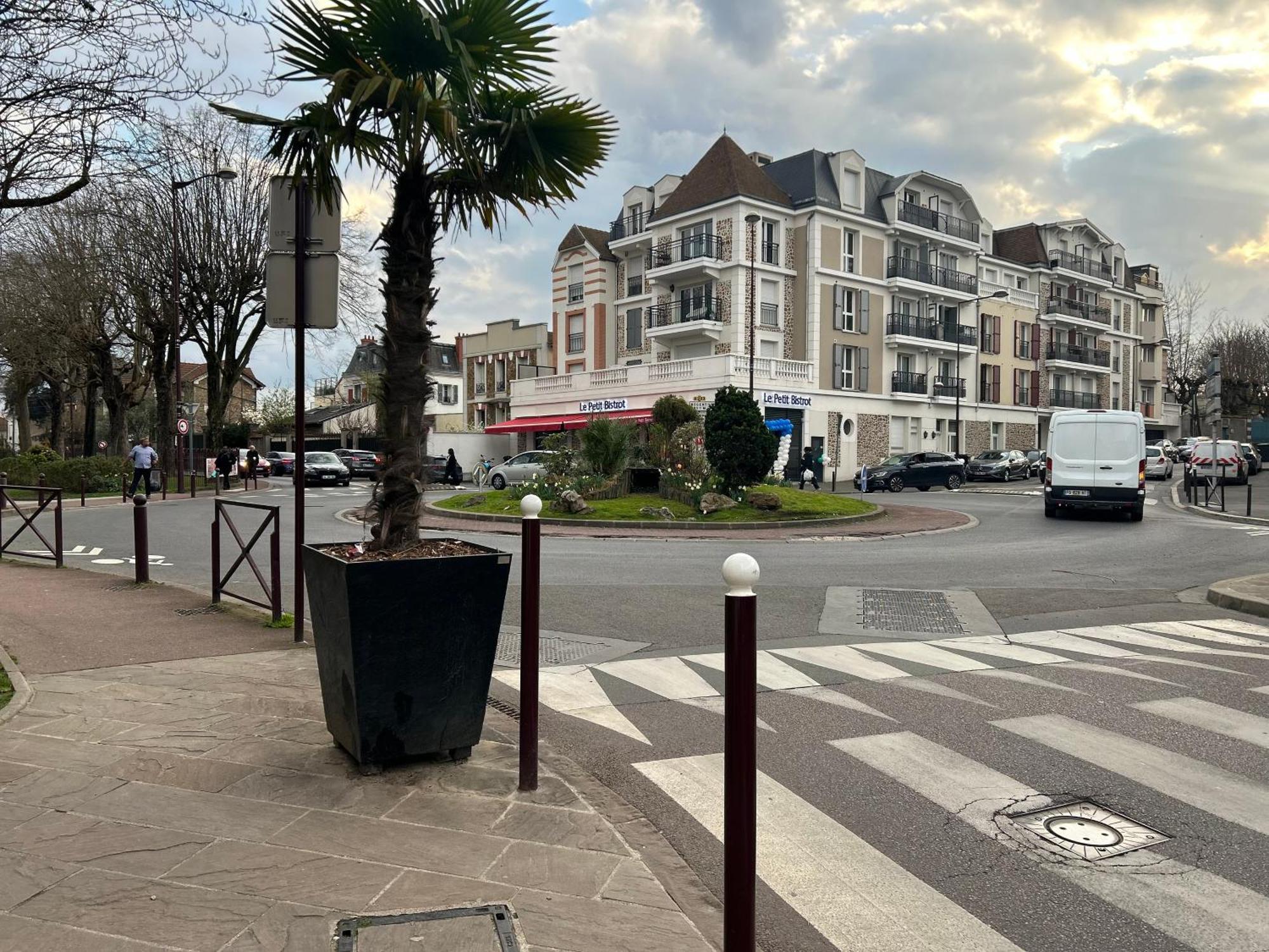 Studio Spacieux 4 Personnes Avec Terrasse Privee & Bureau - Gare A 4Min, Paris En 30Min Villiers sur Marne Bagian luar foto